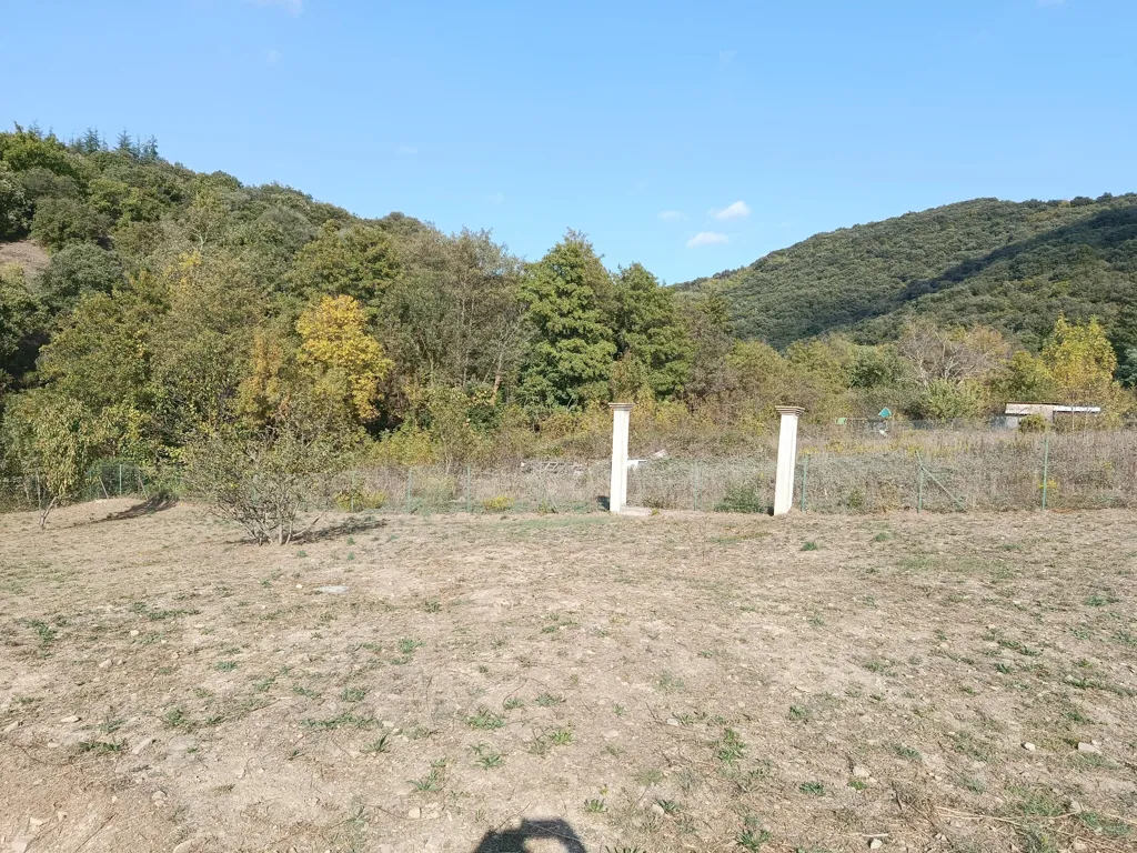 Aed - Constructible Plot with Mountain View near Béziers