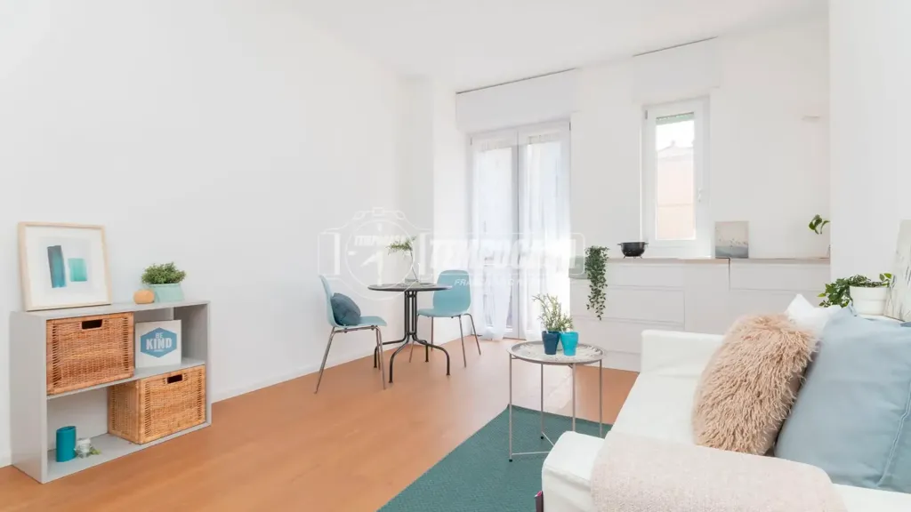 Elutuba - Rusticated Flat with Balcony in Milan