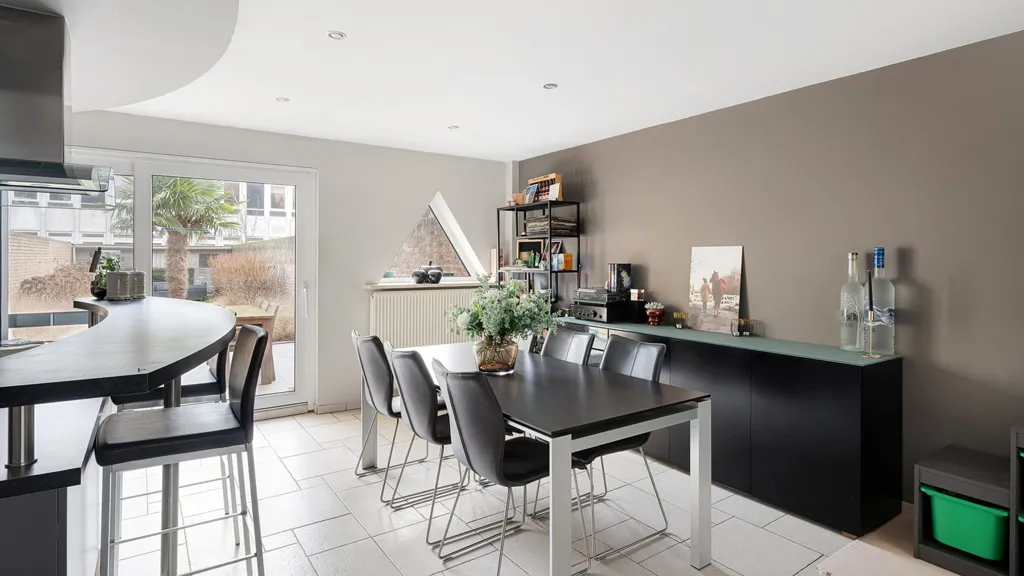 Söögituba - Spacious House with Sunny Garden in Heist Centre