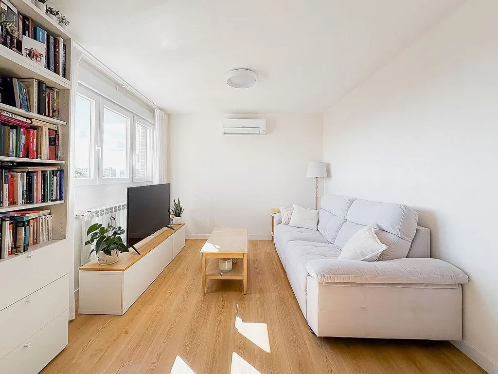 Elutuba - Modernised 1-Bed Flat with Garage in La Paz
