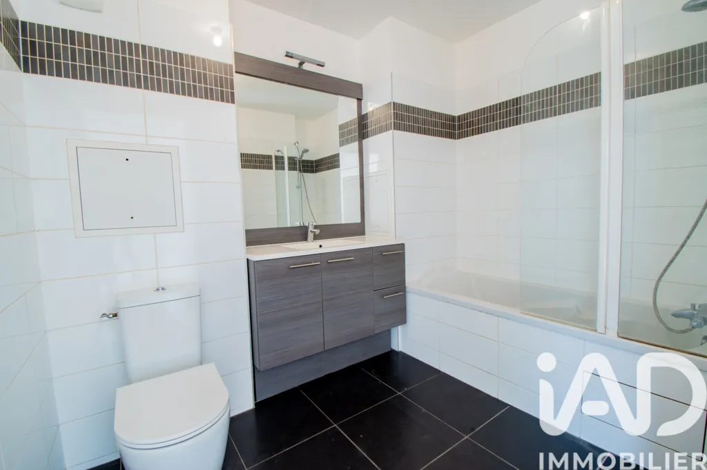 Salles de bain - Studio avec Ascenseur et Luminosité à Montrouge