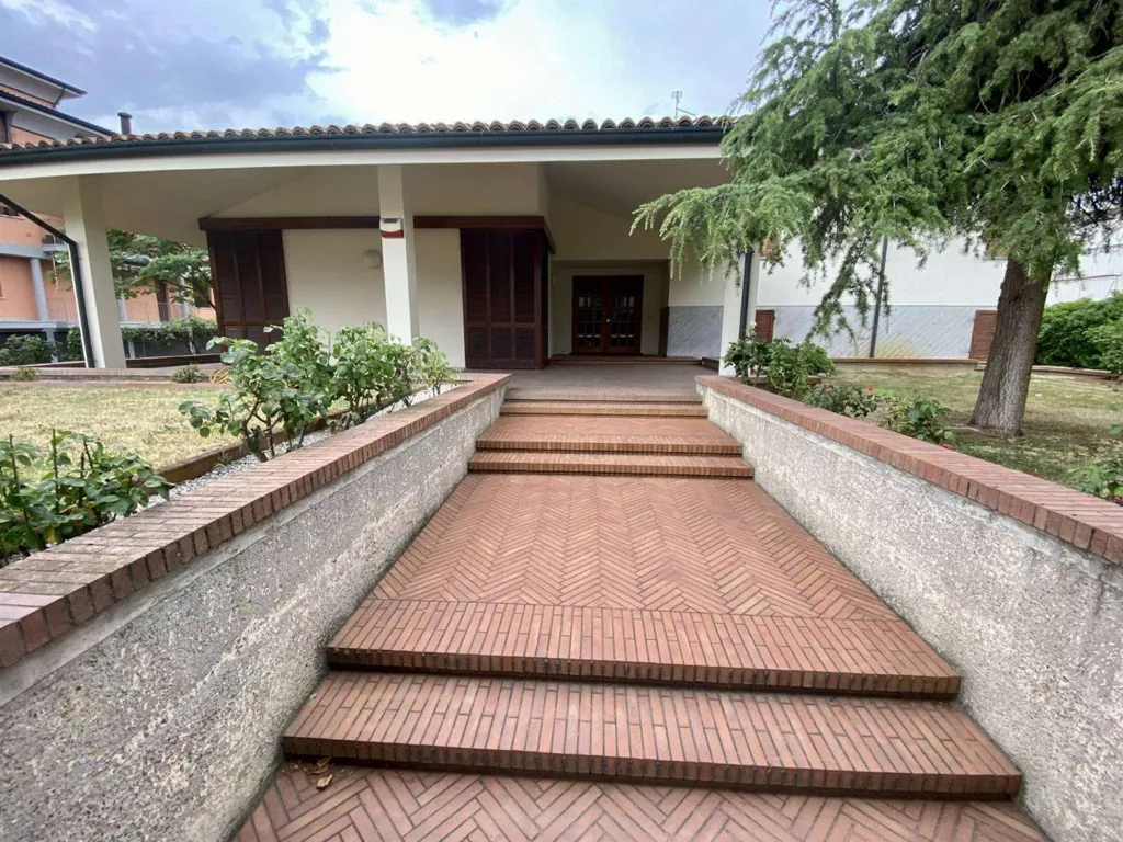 Garden - Significant Villa with Garden in Guastalla