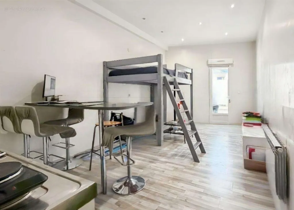 Bedrooms - Mixed-Use Building with Commercial Space in Bordeaux