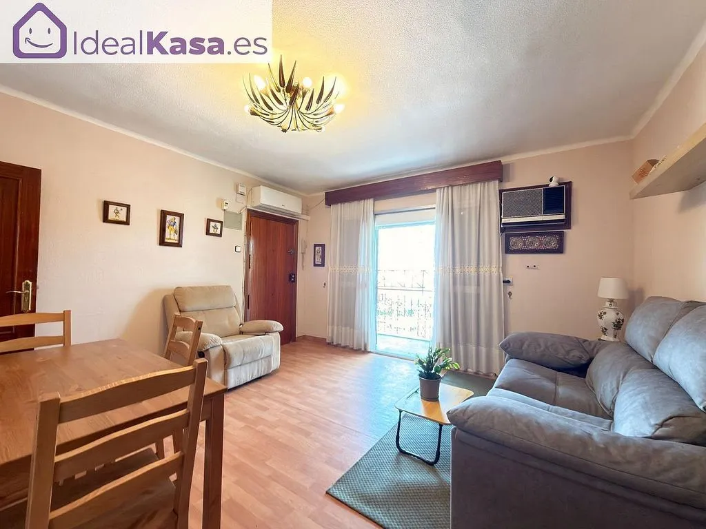 Elutuba - 3-Bedroom Flat with Terrace in Los Pájaros