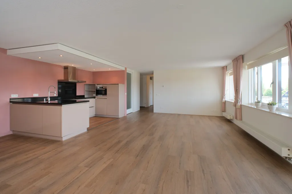 Cuisine - Waterfront Flat with Dual Views in Almelo