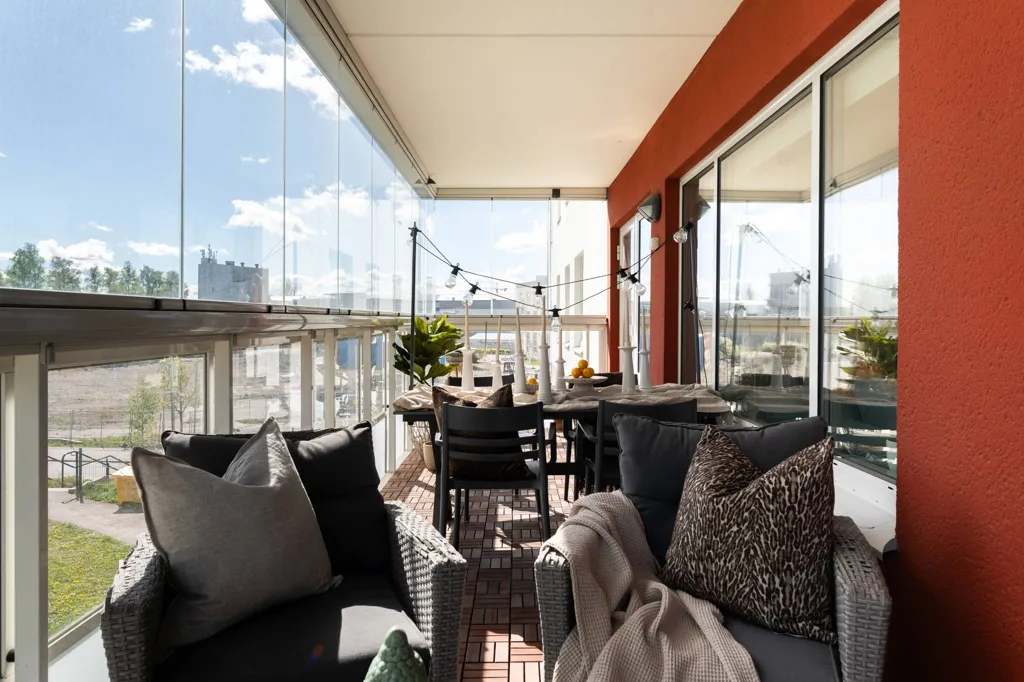 Balcon - Apartment with Balcony in Västerås