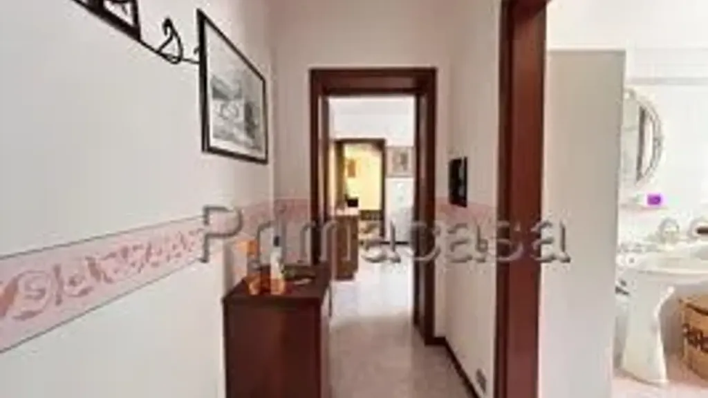 Esik - Detached House with Courtyard in Prevalle