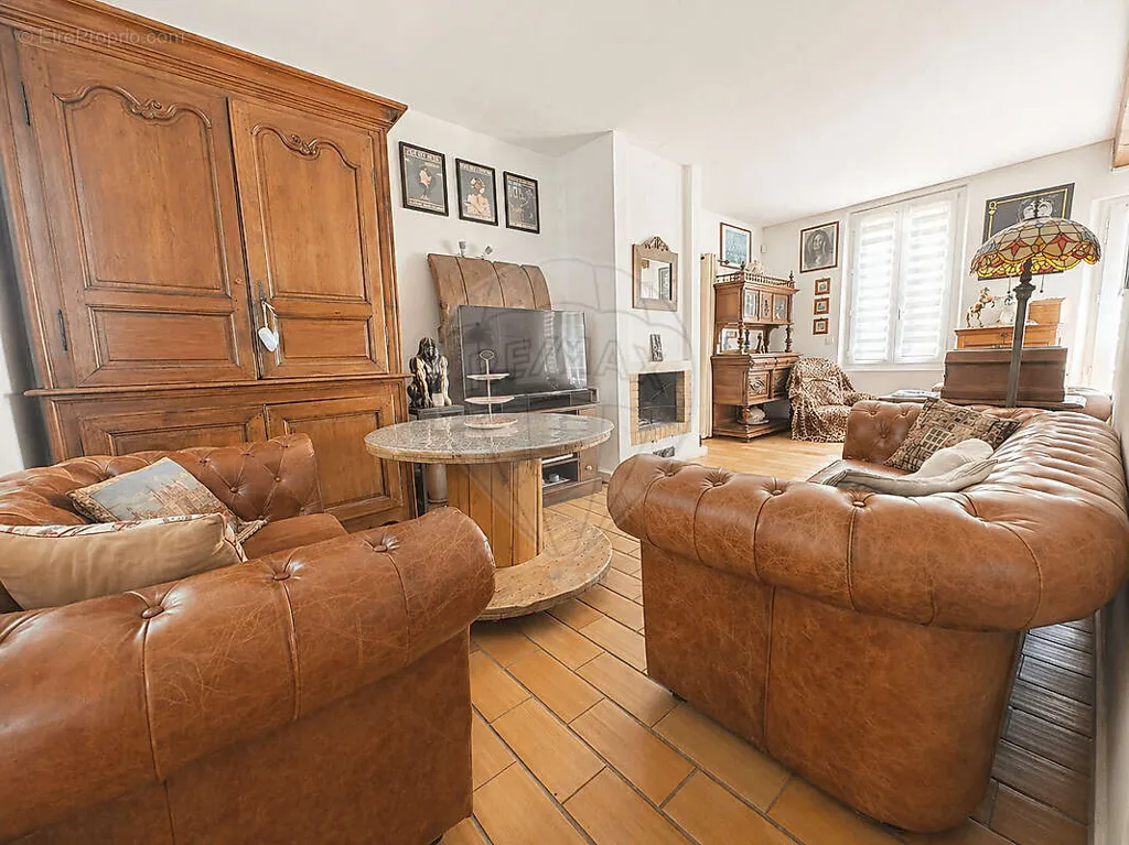 Soggiorno - House with Garden in Senlis