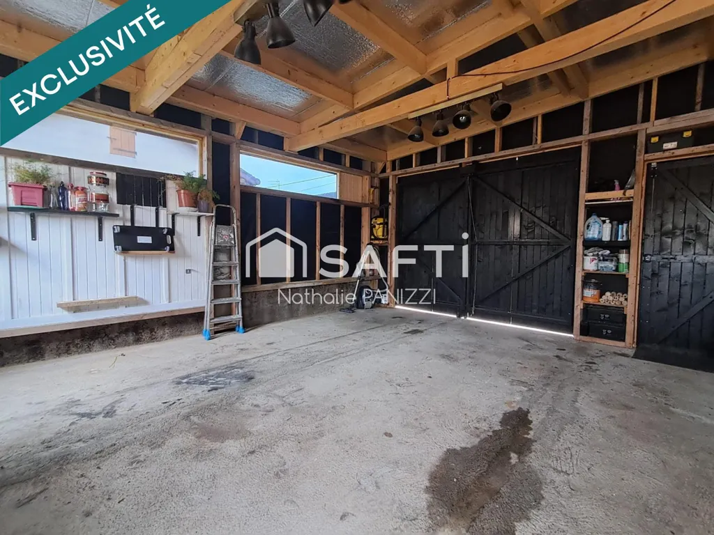 Garaaž - Ground Floor House with Large Terrace in Bourbon-Lancy