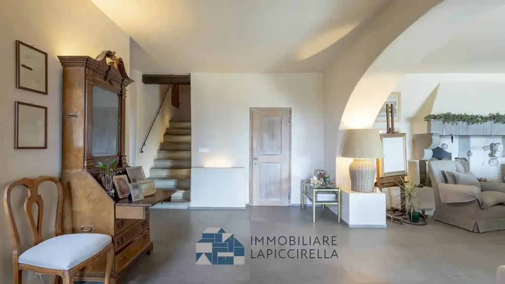Séjour - Conservatively Reworked Villa with Olive Grove in Settignano