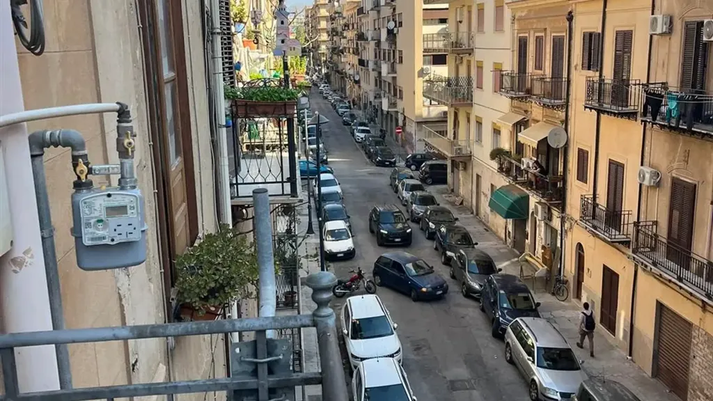 Balcone - Two-Level Apartment with Terraces in Palermo
