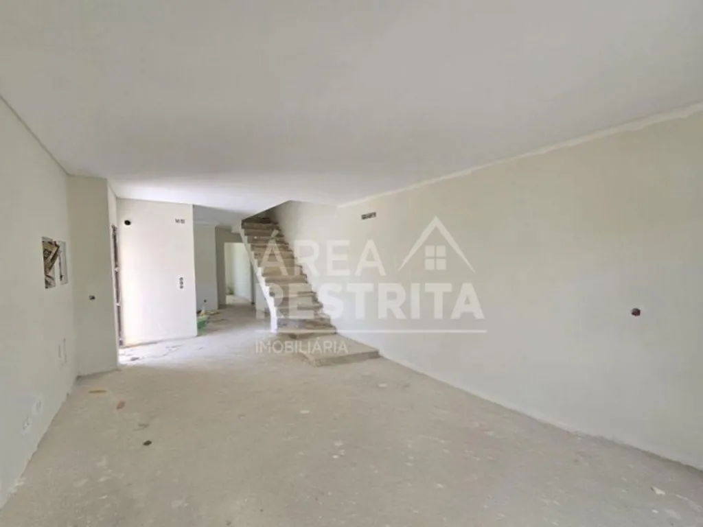 Living Room - Contemporary Semidetached House in Seixal
