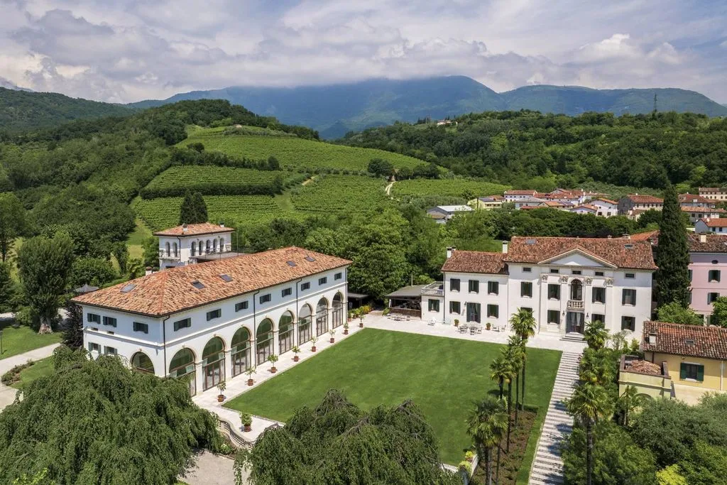 Õhuvaade - Neoclassical Villa with Park in Vittorio Veneto