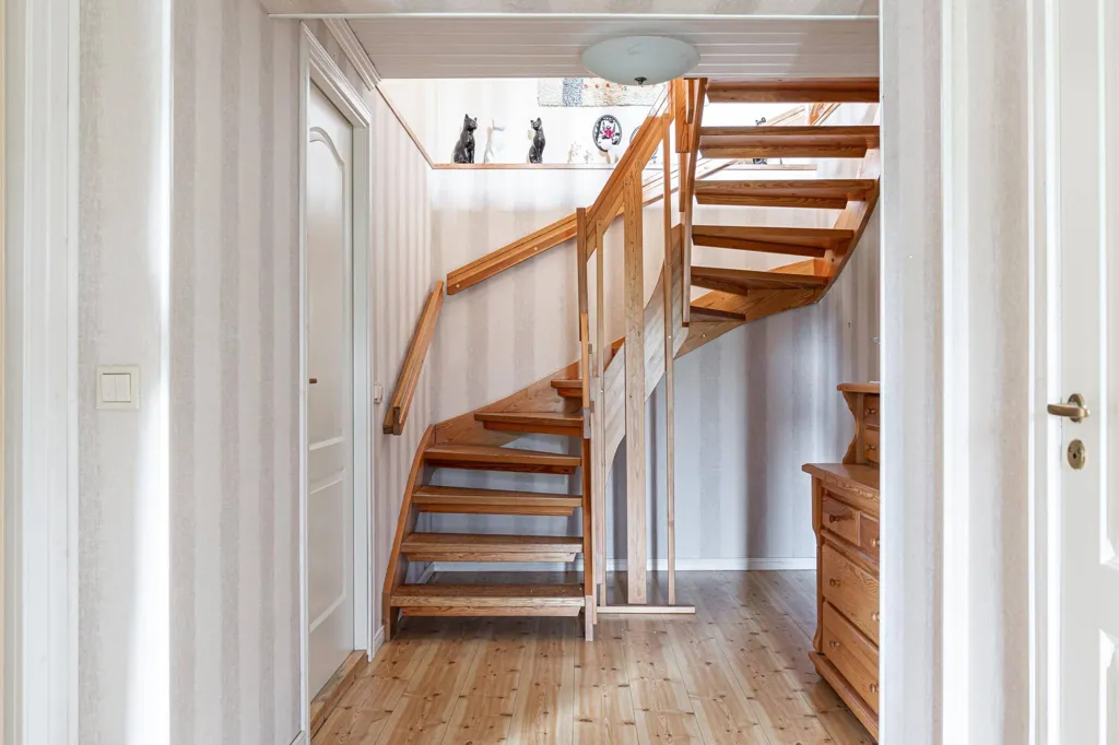 Rooms - Sutteräng Villa with Balcony in Västmanland