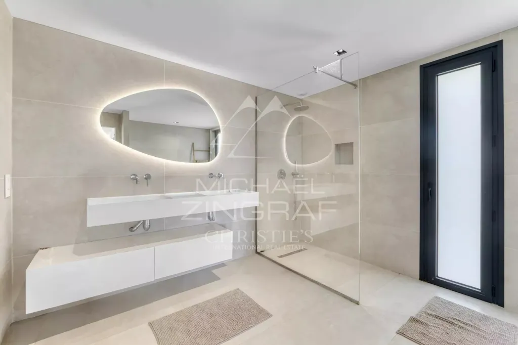 Vannitoad - Contemporary Villa with Pool near Valbonne