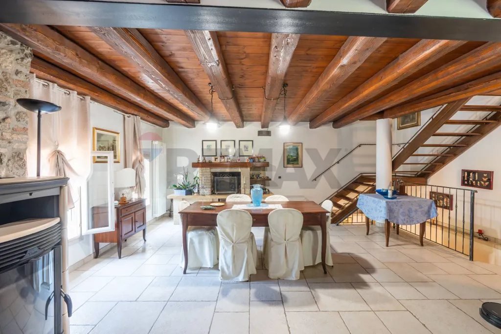 Söögituba - Rustic House with B&B Potential in Vo'