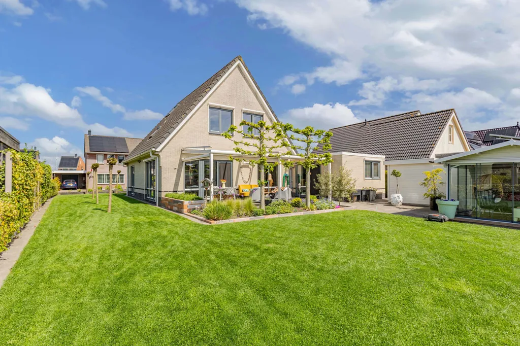 Jardin - Villa with Private Dock in Lemmer