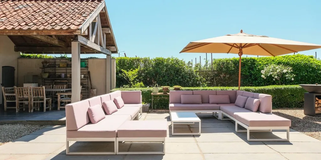 Terrass - Renovated Farmhouse with Garden in Stevoort