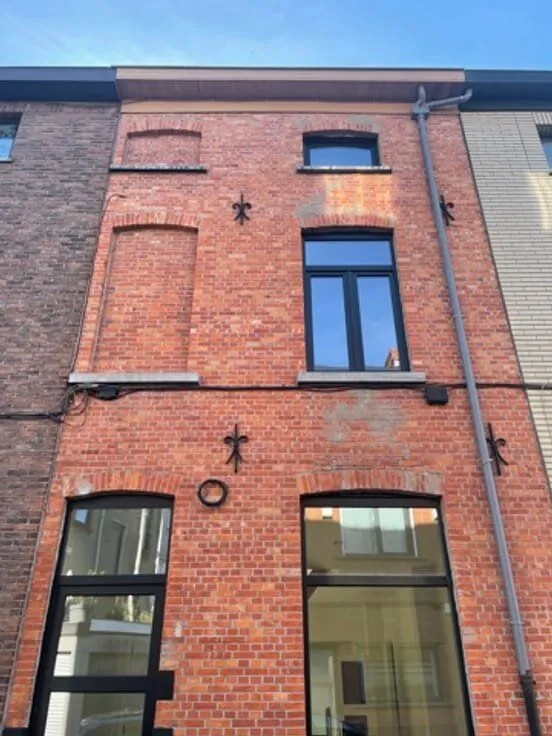 Maison Rénovée avec Terrasse à Orientation Ouest