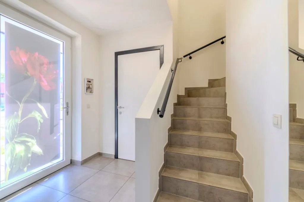Entrée - Maison Moderne avec Espace Vert à Balen