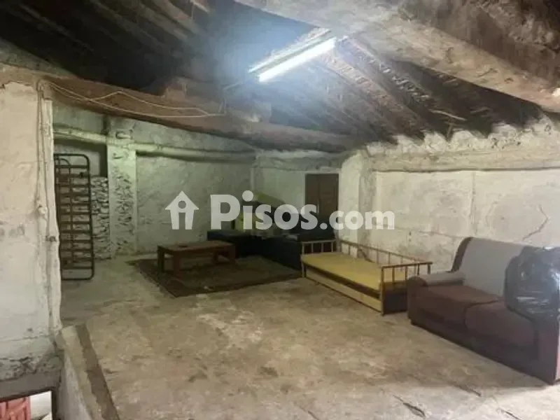 Garage - Rustic House with Terraces in Titaguas
