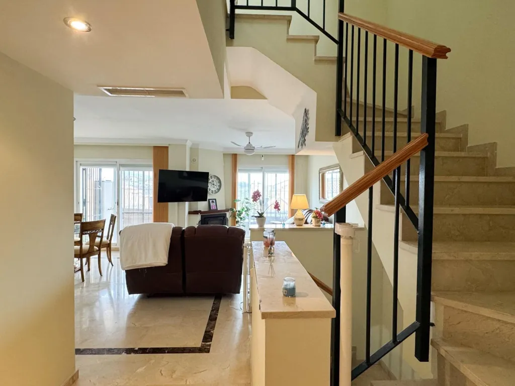Elutuba - Townhouse with Sea Views in La Duquesa, Manilva