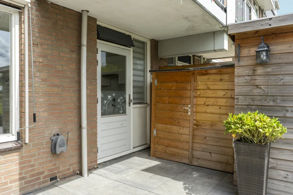 Esterno - Ground Floor Apartment with Garden in Oostzaan
