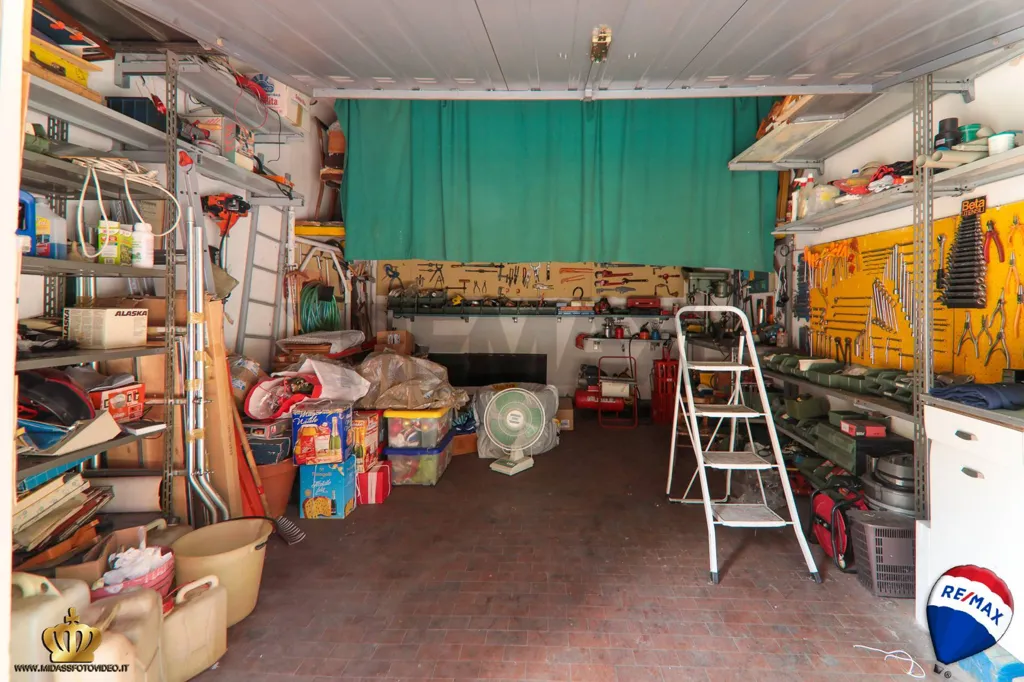 Garage - Spacious Garage in Sestri Ponente, Genova