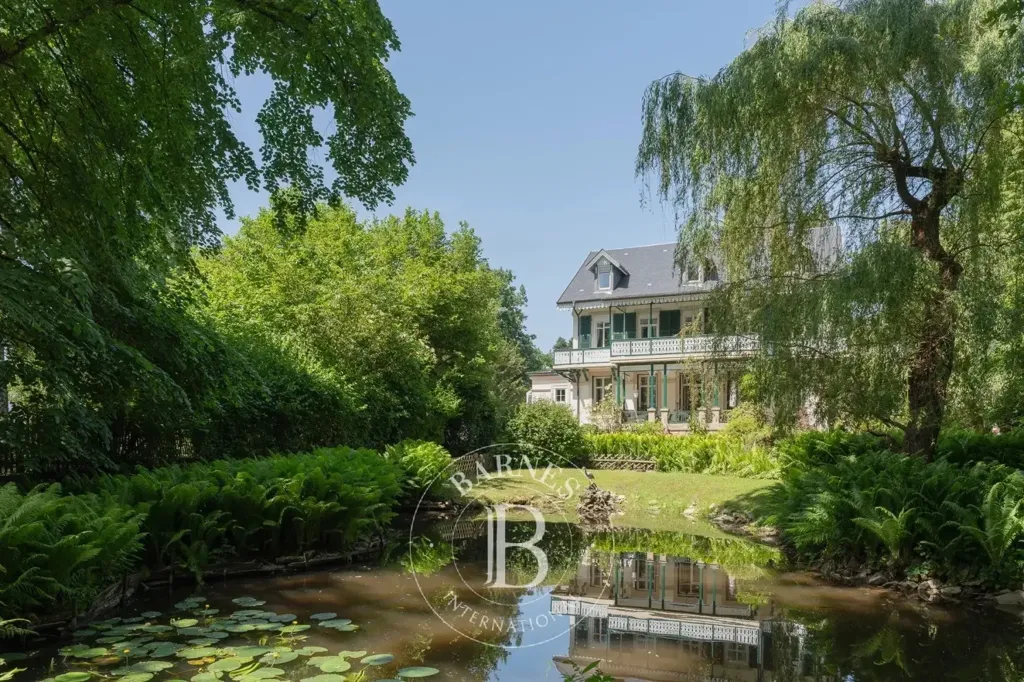 Aed - Colonial-Style Manor with Park in Thaon-les-Vosges