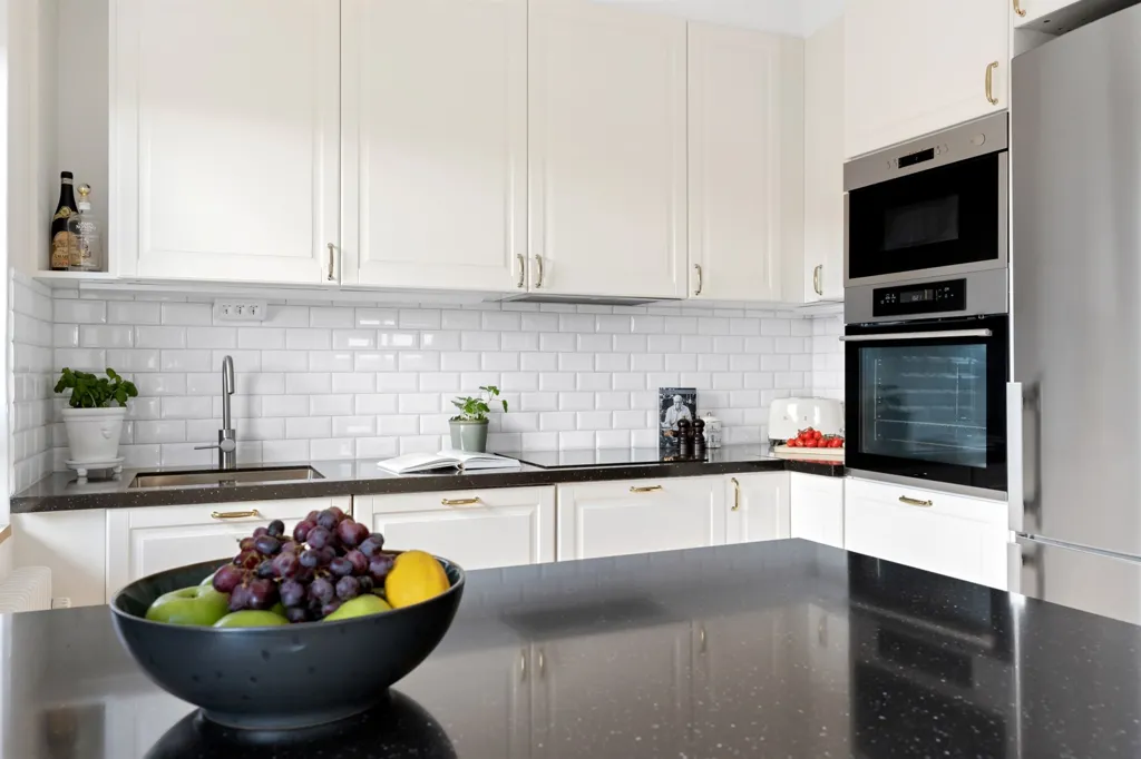 Cuisine - Modern Flat with South-Facing Balcony in Riksby