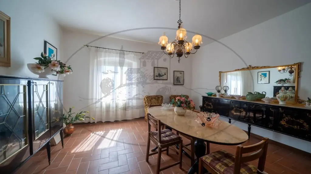 Söögituba - Rustic Farmhouse with Multiple Uses in Figline Valdarno