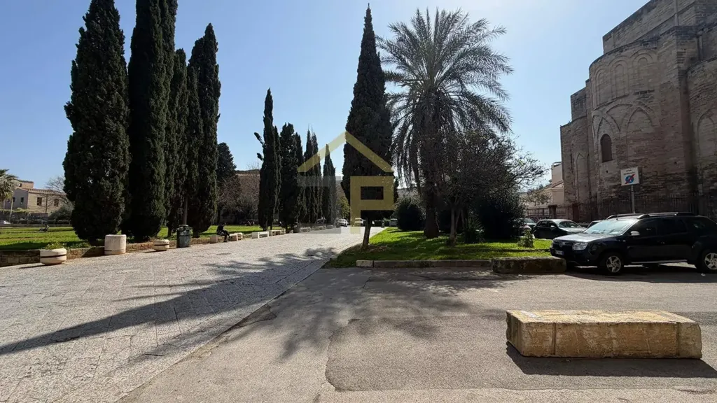 Studio Flat for Renovation in Palermo Centre