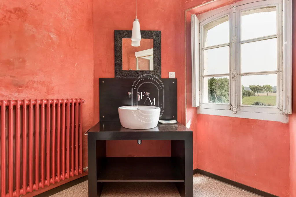 Salles de bain - Château Historique avec Parc à Saint-Sulpice-La-Pointe