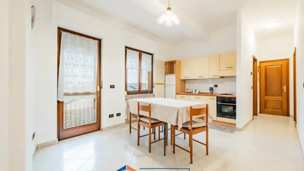 Söögituba - Apartment with Balcony in Beinette Centre