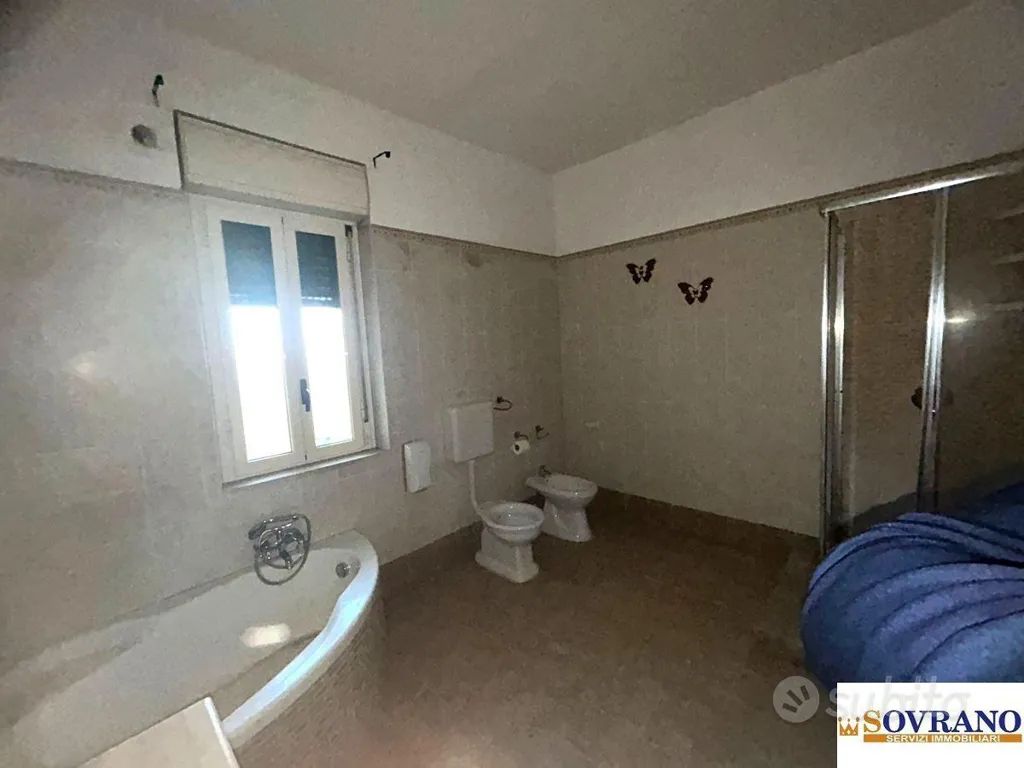 Salles de bain - 3rd Floor Apartment with Balcony in Borgo Nuovo