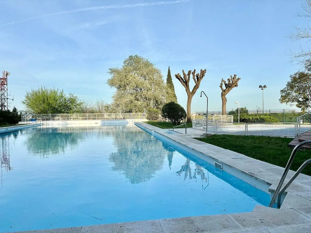 Bassein - Chalet with Pool and Terrace in Camas