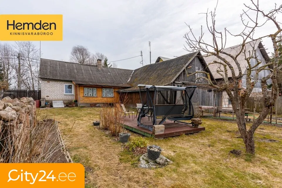 Garden - Renovated House with Lake View in Kasepää