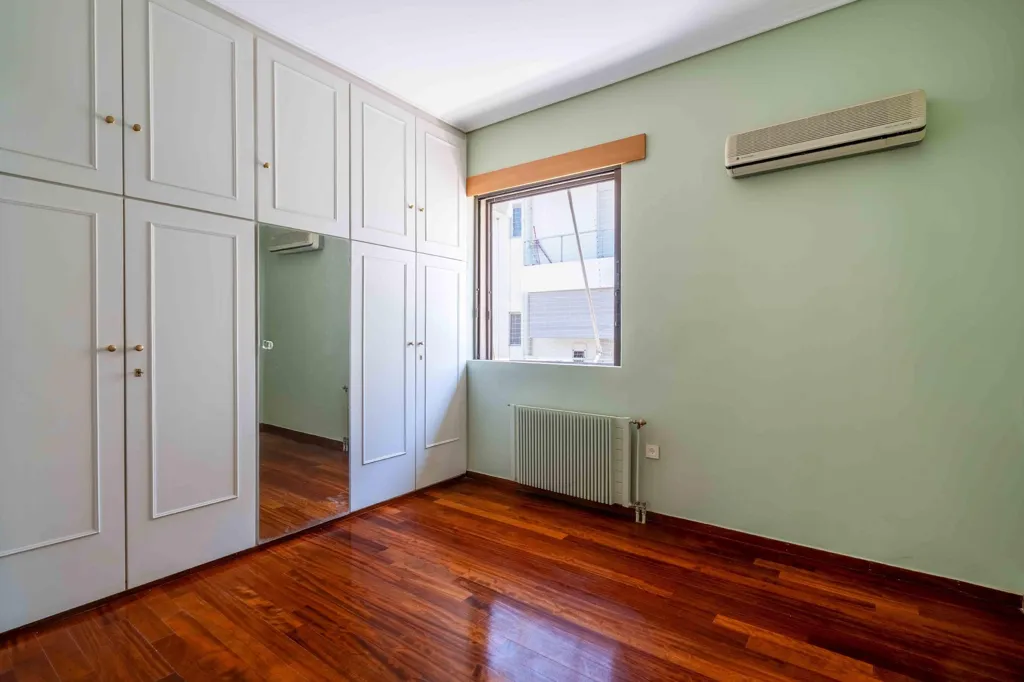 Toad - Top Floor Apartment with Panoramic Views near Glyfada Golf