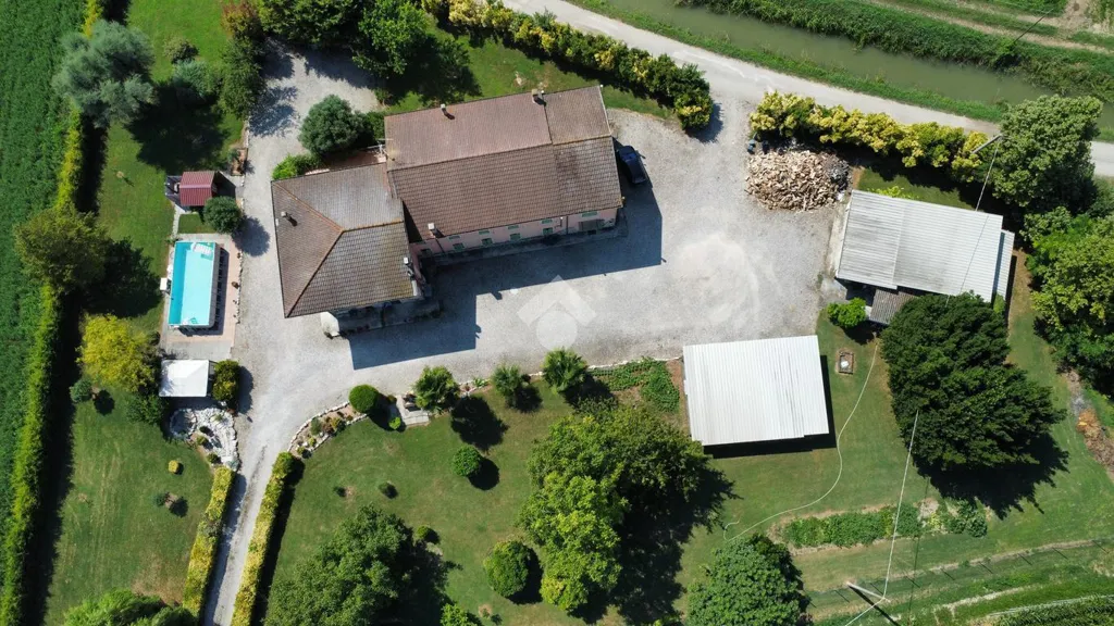 Õhuvaade - Restored Villa with Multiple Apartments in Borgo Virgilio