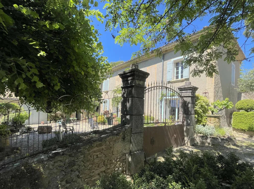 Välivaade - Historic Property with Pool and View near Vaison