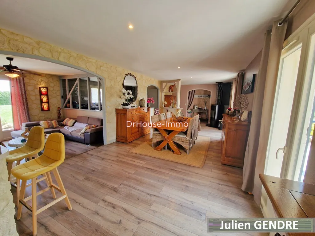 Salle à manger - Maison avec Piscine et Garage à Melle