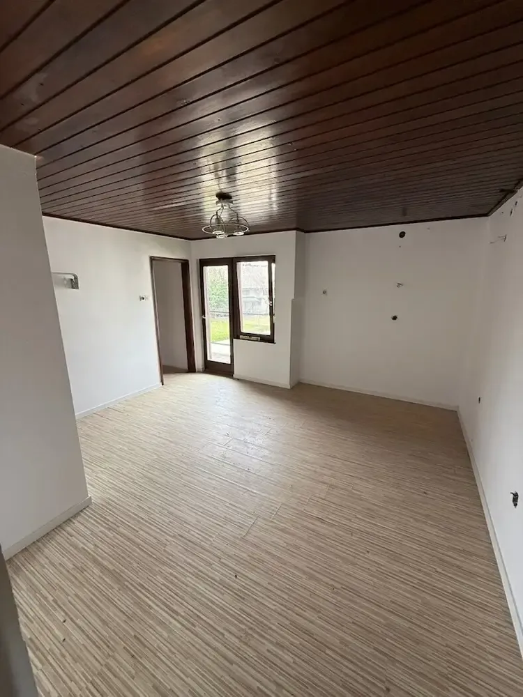 Séjour - Historic House with Renovation Potential in Moravče