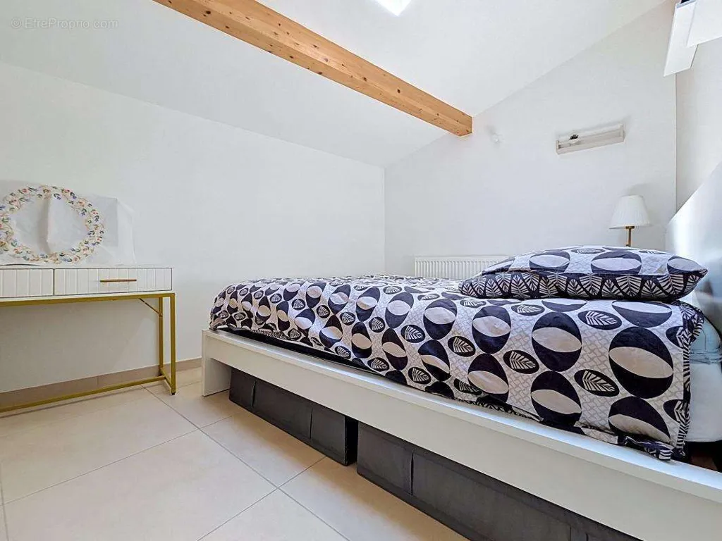 Magamistoad - Duplex Apartment with Private Parking in Central Location