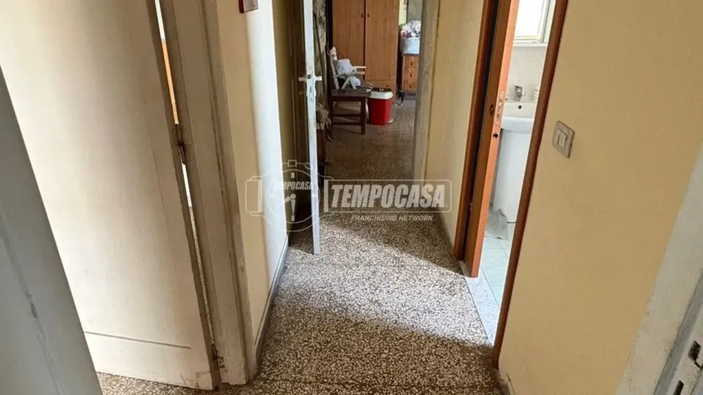 Hallway - Bright Bilocale with Balcony in Arenella, Naples