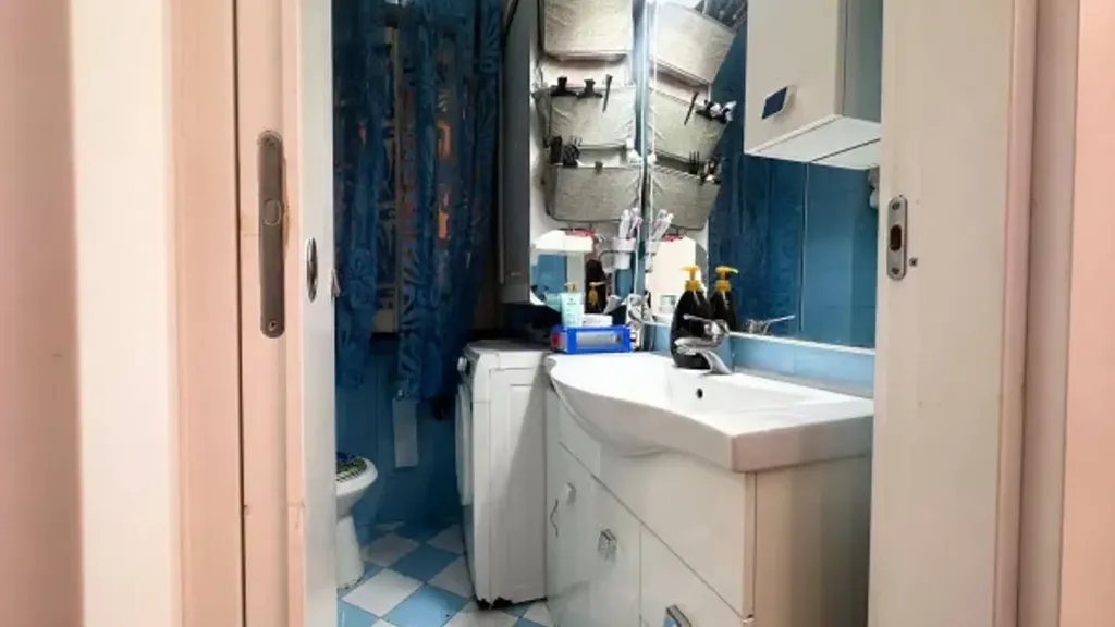 Bathrooms - Spacious Trilocale with Terraced Balcony in Afragola