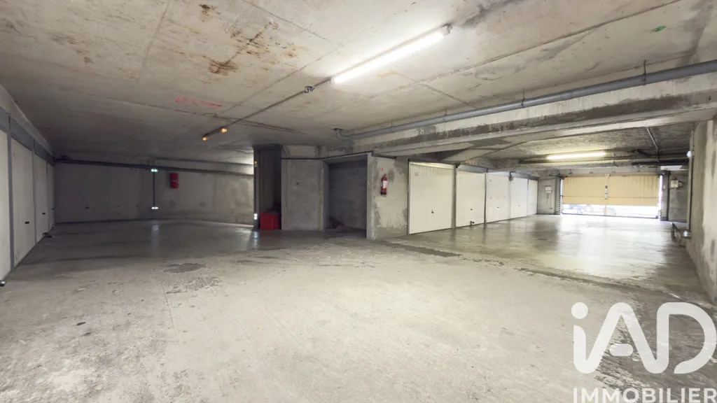 Garage - Parking Sécurisé en Résidence à Nice
