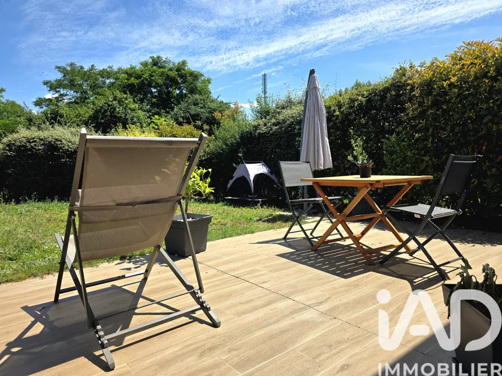 Terrasse - Maison Récemment Construite avec Terrasse à Sainte-Gemmes-sur-Loire