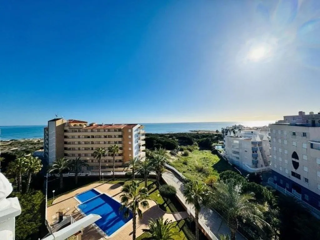 Rõdu - Penthouse with Pool in Torrevieja