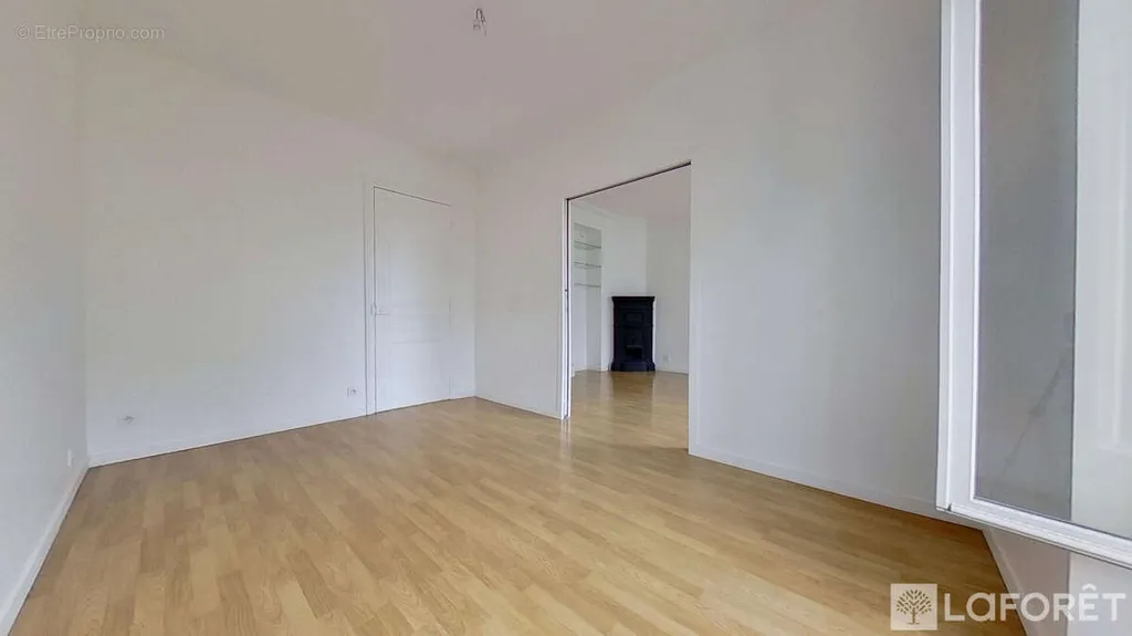 Toad - Refurbished Flat with Balcony in Paris XVIII