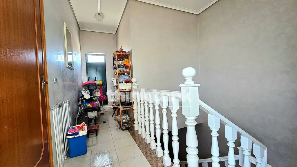 Pièces - Rear-Facing Apartment with Terrace in Avola